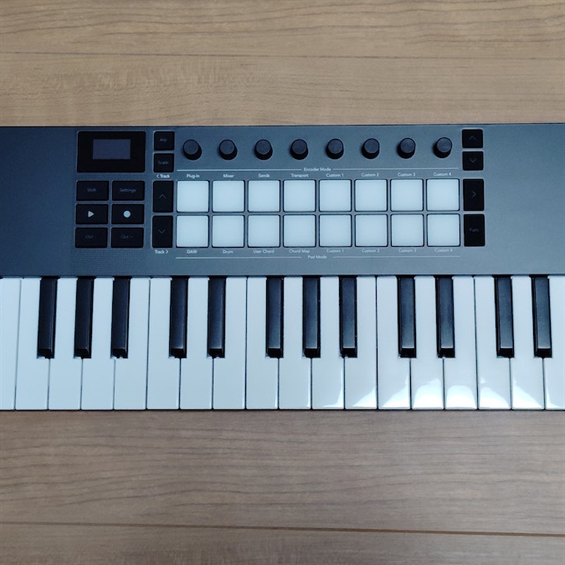 NOVATION Launchkey Mini 37 MK4の画像
